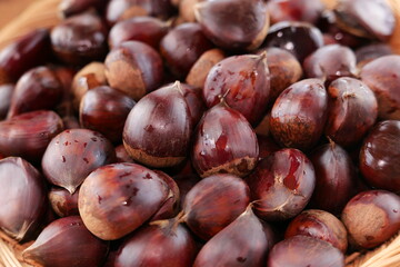 autumn nut chestnut in the bowl, 바구니에 가득 든 밤