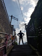 Reach the sky in an alleyway