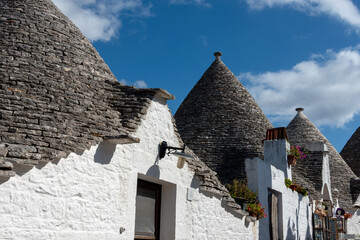 Fototapeta na wymiar the trullo is a type of conical construction in traditional dry stone from Alberobello in Puglia