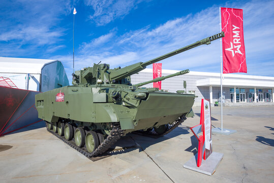 MOSCOW REGION, RUSSIA - AUGUST 27, 2020: Self-propelled anti-aircraft missile artillery unit 2S38 "Derivatsiya - PVO" on the international military forum "Army-2020"