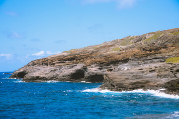 The waves hit the coast, Lanai lookout, Oahu, Hawaii