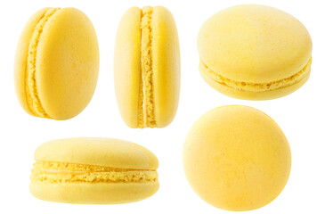 Isolierte gelbe Macarons-Sammlung. Zitronenmakronen in verschiedenen Winkeln auf weißem Hintergrund