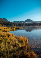 Fototapeta premium Der Hintersee mit Watzmann in Bechdesgardenerland in Bayern