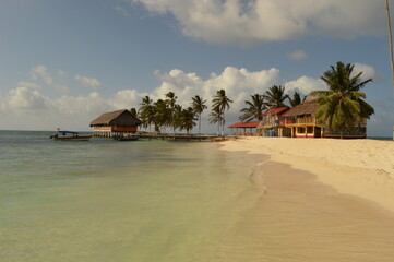Sailing around the paradise islands and beaches of San Blas (Kuna Yala) in the Caribbean, Panama