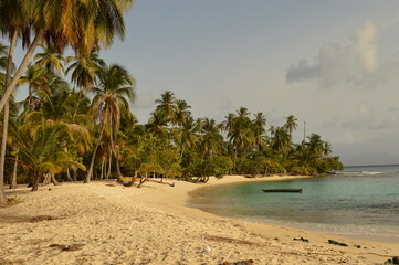 Sailing among the paradise beaches and islands of San Blas / Kuna Yala in the Caribbean Ocean,...