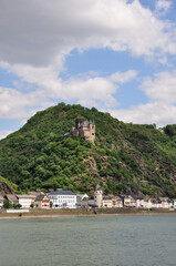 Naklejka premium romatisches Rheinufer bei Sankt Goar - romantic banks of the Rhine near Sankt Goar