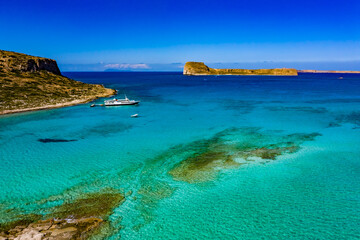 Fototapeta na wymiar Balos Lagoon auf Kreta aus der Luft | Wunderschöne Balos Lagoon auf Kreta mit der Drohne