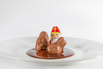 Schokoladen Figuren verschmelzen miteinander