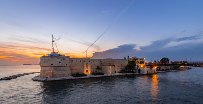castello aragonese, taranto 