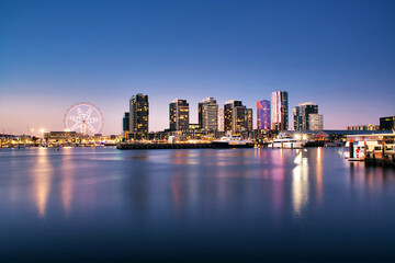 Naklejka premium Docklands Marina of Melbourne CBD and Melbourne Star Observation Wheel