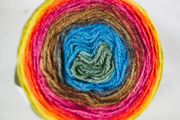 Pelote de laine colorée - Matériel de tricot - Arrière plan matière laine colorée