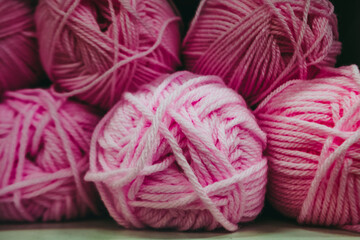 Pelote de laine colorée - Matériel de tricot - Arrière plan matière laine colorée
