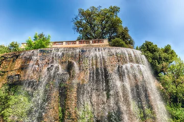 Afwasbaar Fotobehang Nice Waterfall in Park de la Colline du Chateau, Nice, France