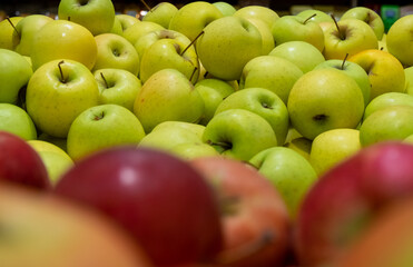 apples fresh natural farm products red and yellow