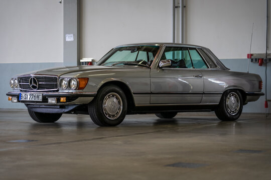PAAREN IM GLIEN, GERMANY - OCTOBER 03, 2020: Sports car Mercedes-Benz 450 SLC (C107), 1980. Die Oldtimer Show 2020.