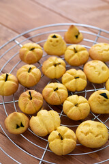 焼きたてのハロウィンクッキー