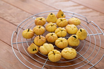 焼きたてのハロウィンクッキー