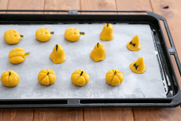 ハロウィンのカボチャクッキーを手作りする