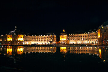 Fototapeta na wymiar Bordeaux Place de la Bourse illuminated in the night