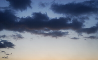 夕暮れ　空　雲