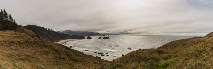 Obraz premium Panorama of Cannon Beach, Oregon Coast, from Ecola Park, Pacific Northwest United States
