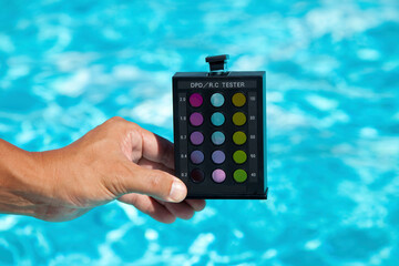 学校プールの水質検査