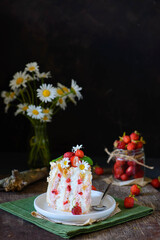 cake with strawberries