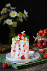 cake with strawberries