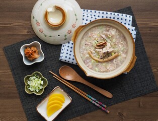 한국의 전통음식 인삼 닭죽