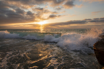 Obraz premium Sunset Ocean Wave