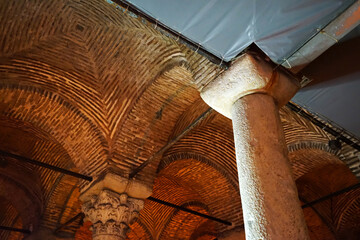 Obraz premium Interior architecture design at The Basilica Cistern (Cisterna Basilica), the largest of hundreds ancient cisterns lie beneath the city of Istanbul (formerly Constantine)- Istanbul, Turkey