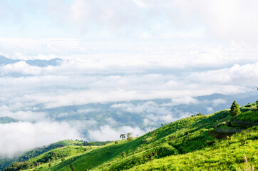 Fototapeta na wymiar Panoramic views of the misty white mountains