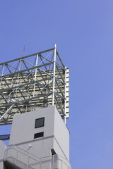 ビル屋上の広告塔の鉄骨