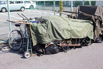 街角に止められたリヤカー