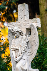 Friedhofsengel mit Palmzweig auf dem Frankfurter Hauptfriedhof