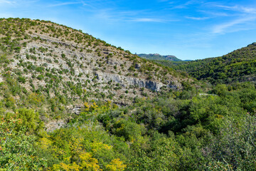 paysage du département de l'Adèche aux environs d'Aubenas en France