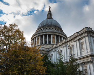 Autumn leaves around St Pauls Cathedral 