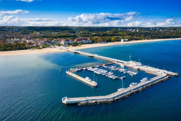 Foto op Plexiglas De Oostzee, Sopot, Polen Aerial view of the Baltic sea coastline and wooden pier in Sopot, Poland