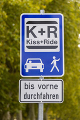 Verkehrsschild Kiss + Ride