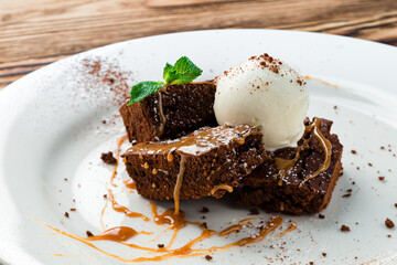 chocolate brownie with ice cream