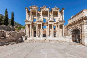 Celsius Library in ancient city Ephesus (Efes). Most visited ancient city in Turkey. Selcuk, Izmir, Turkey. - obrazy, fototapety, plakaty