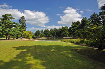 岩手県　平泉・毛越寺　大泉が池