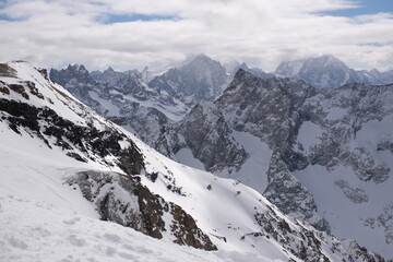 Naklejka premium gebirge berge winter wolken