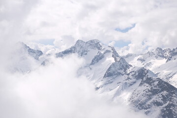 Fototapeta na wymiar berge wolken