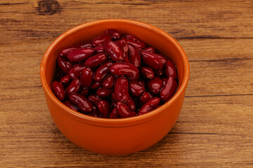 Red baked kidney in the bowl