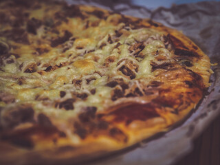 Pizza casera de verduras recién hecha