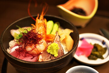 旅先でご馳走された海鮮丼