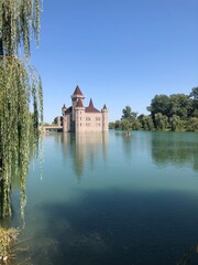 Fototapeta premium castle on the lake