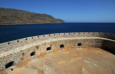 La demi-lune Michiel de la forteresse de Spinalonga à Élounda en Crète