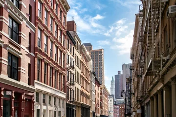Foto op Plexiglas View of the historic buildings along Mercer Street in the SoHo neighborhood of Manhattan, New York City © deberarr